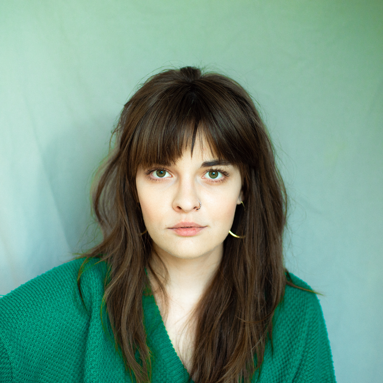 Emese Tóthová – Leányvállalat